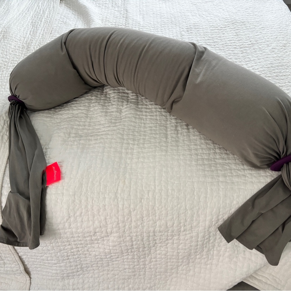 BBHugMe Gray Pregnancy Pillow